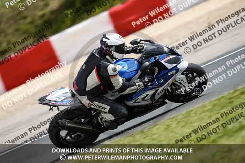 cadwell no limits trackday;cadwell park;cadwell park photographs;cadwell trackday photographs;enduro digital images;event digital images;eventdigitalimages;navarra;no limits trackdays;peter wileman photography;racing digital images;trackday digital images;trackday photos